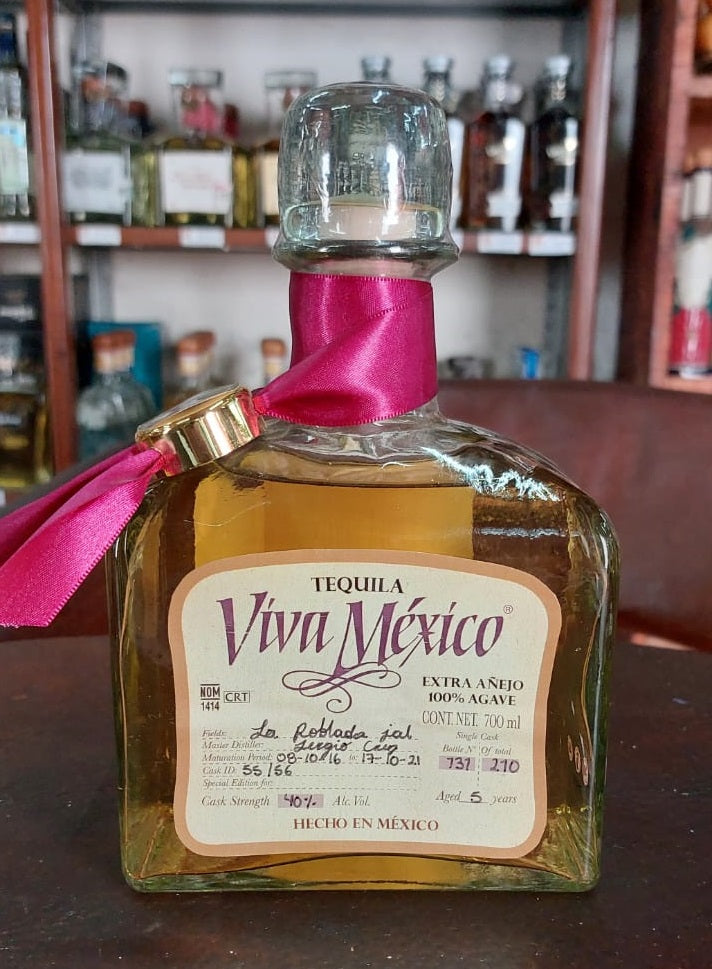 Tequila Viva México Extra Añejo 5 años 100% Agave - 700 ml botellas 193 de 210; 131 de 210 Predio: La Roblada